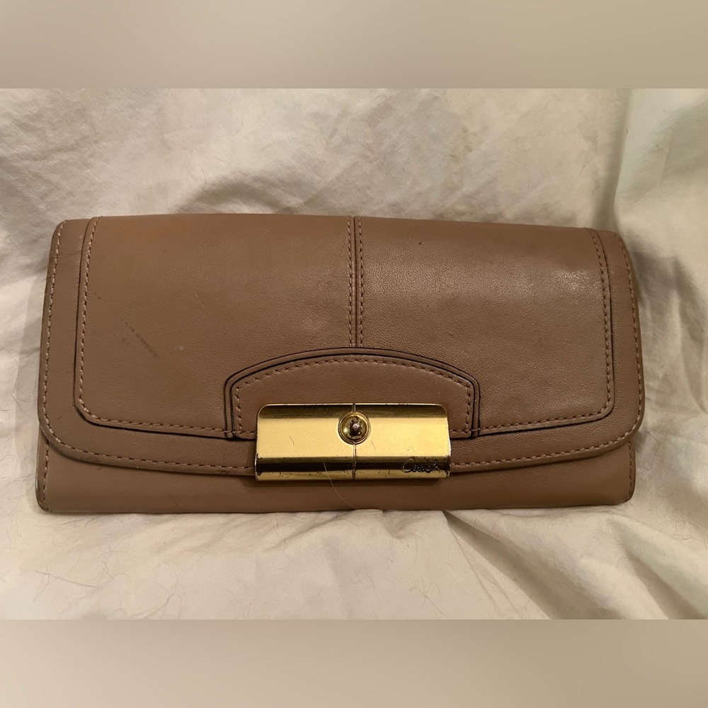 COACH Kristen tan wallet